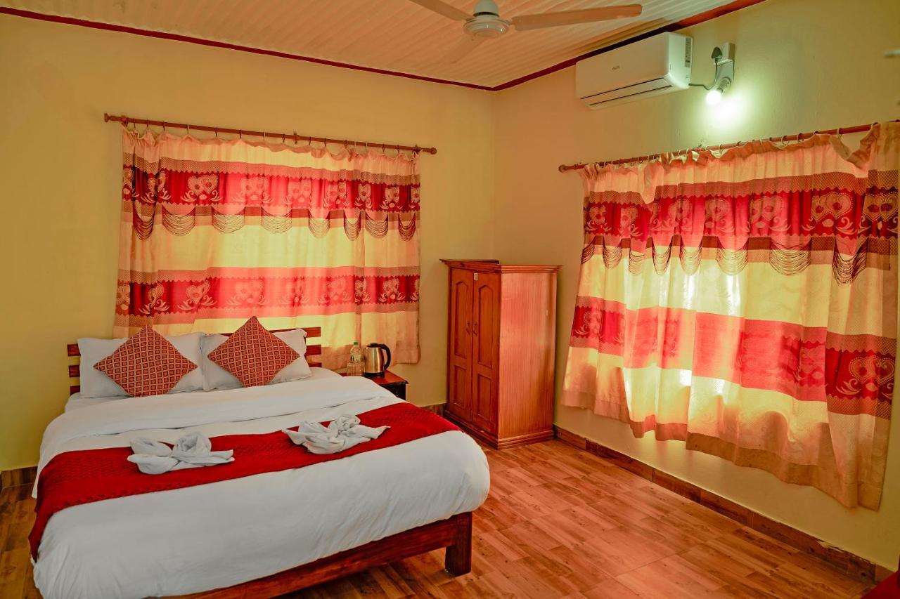 Hotel Plaza Nepal Pokhara Bagian luar foto