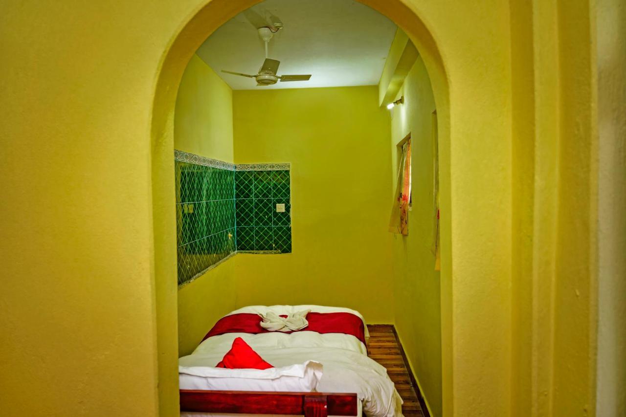 Hotel Plaza Nepal Pokhara Bagian luar foto