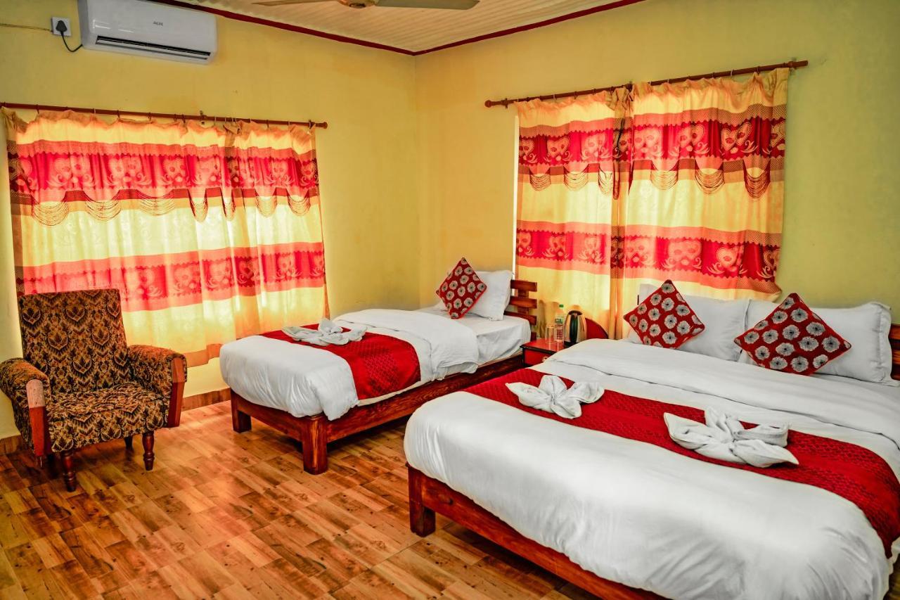 Hotel Plaza Nepal Pokhara Bagian luar foto